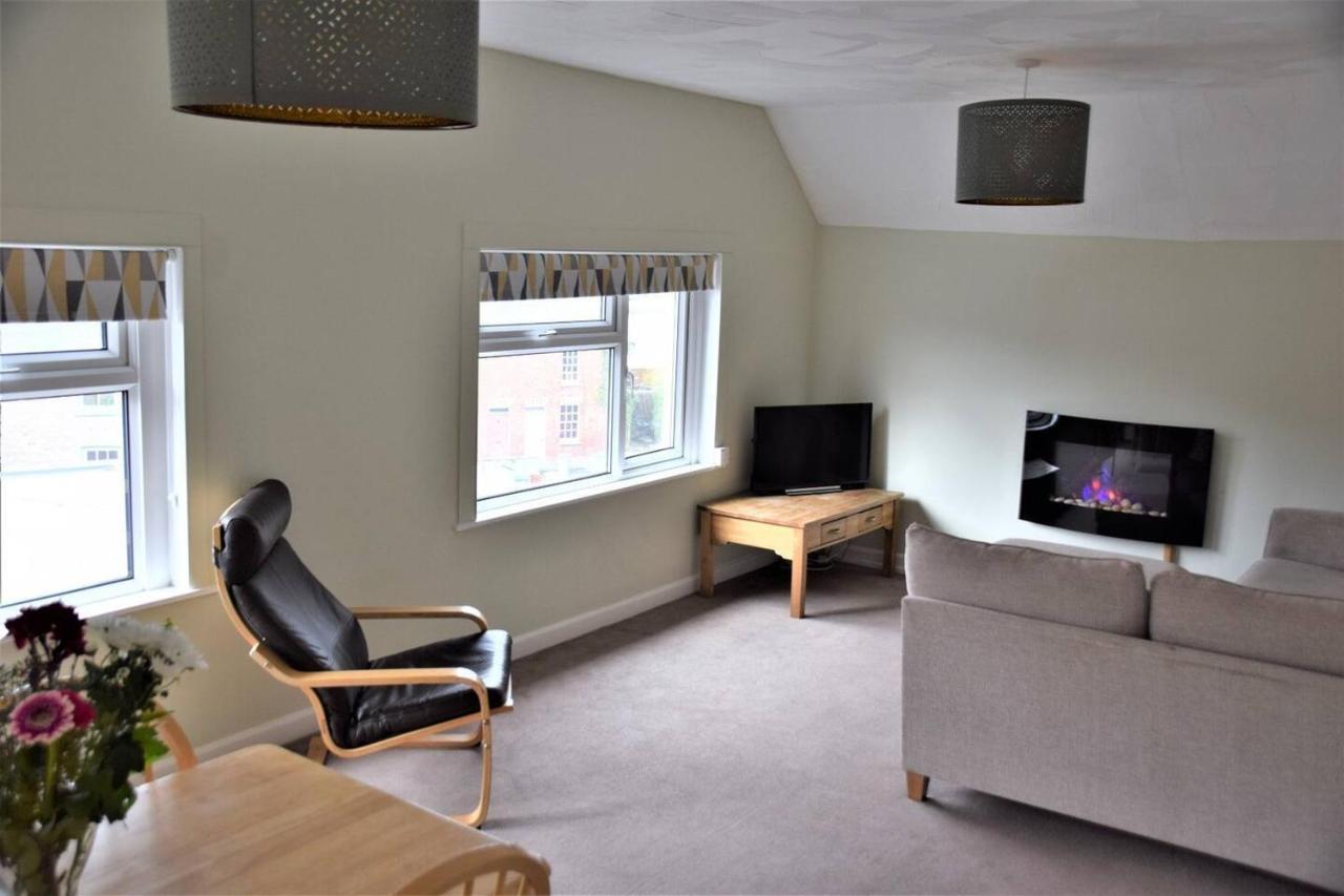Charming 3-Bed Apartment In Talgarth Powys Brecon Exterior photo
